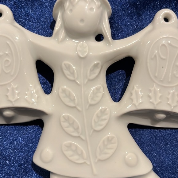 1973 Haviland Christmas ornament France "Dancing Bells" Discontinued - Picture 5 of 11